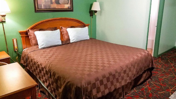 American Inn & Suites Childress image 5