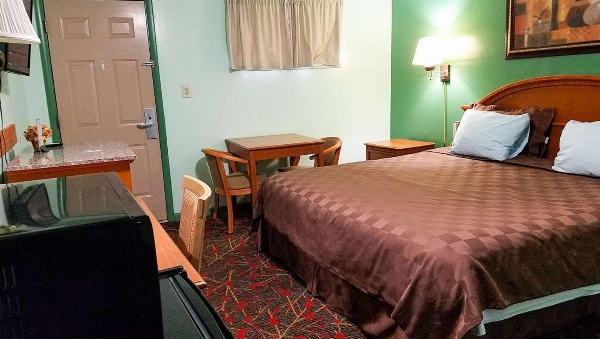 American Inn & Suites Childress image 6
