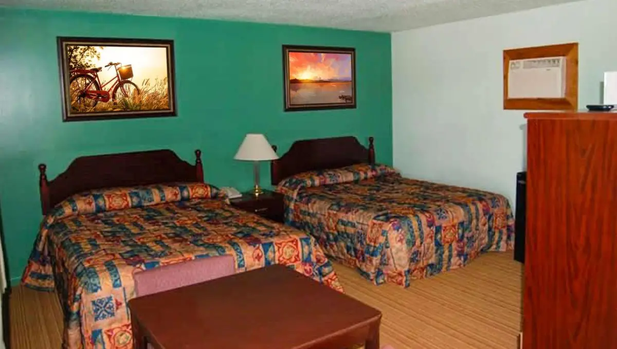 American Inn & Suites Childress 8